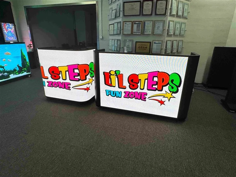 Pòtab DJ Booth ak ki ap dirije ekran mi videyo